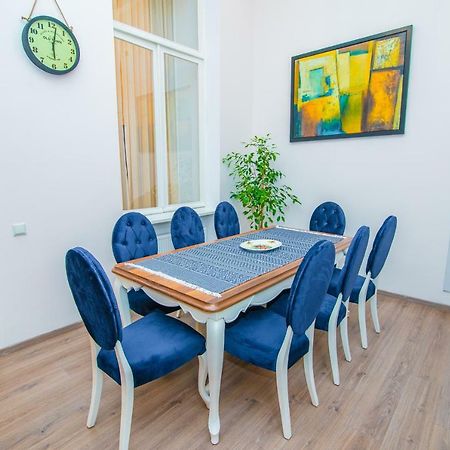 Solo Apartment In City Center Tbilisi Buitenkant foto