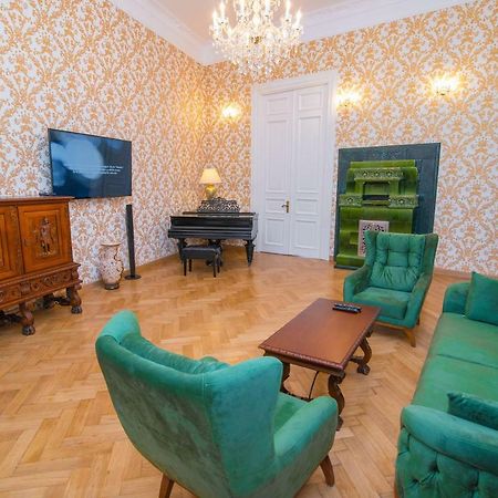 Solo Apartment In City Center Tbilisi Buitenkant foto