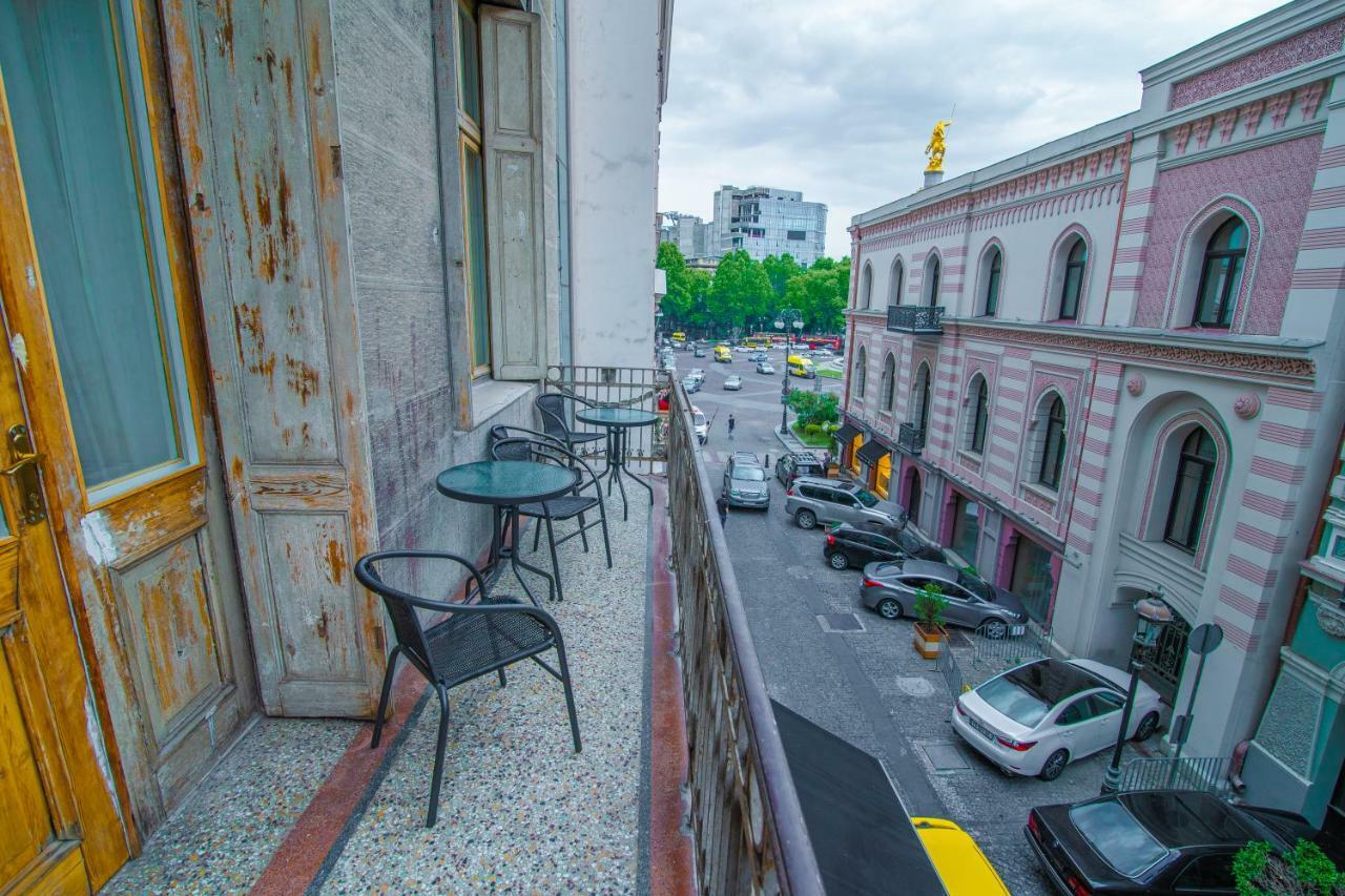 Solo Apartment In City Center Tbilisi Buitenkant foto
