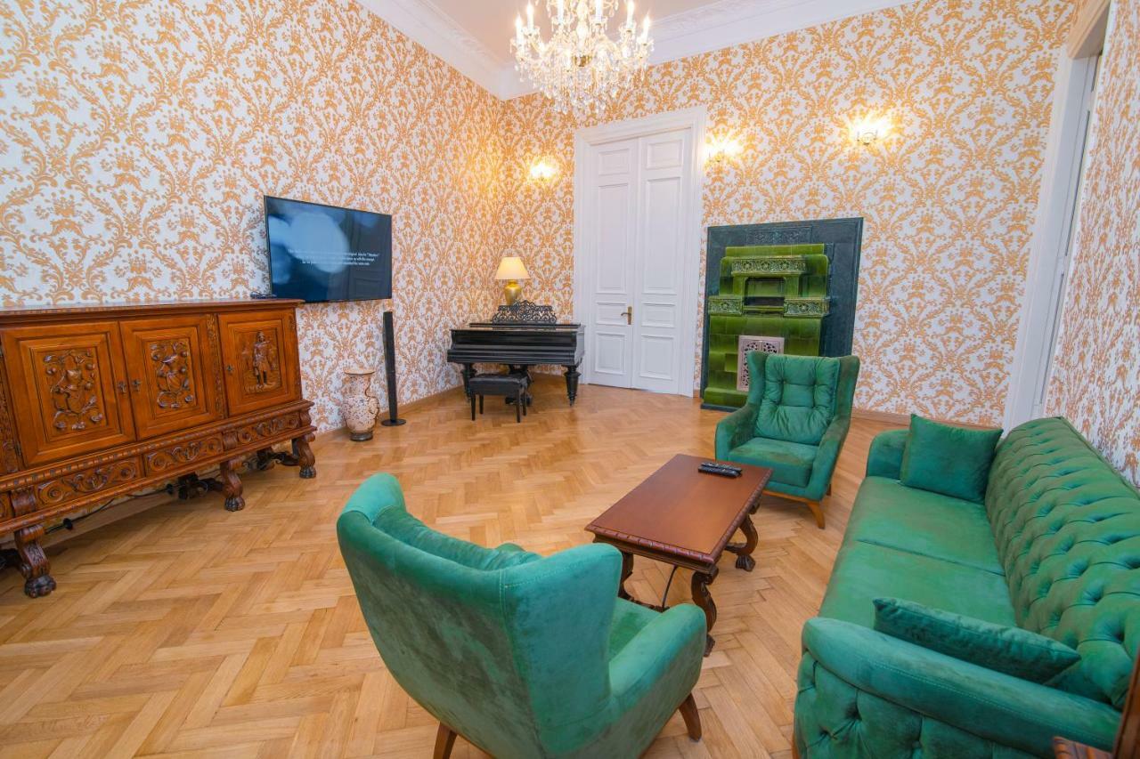 Solo Apartment In City Center Tbilisi Buitenkant foto