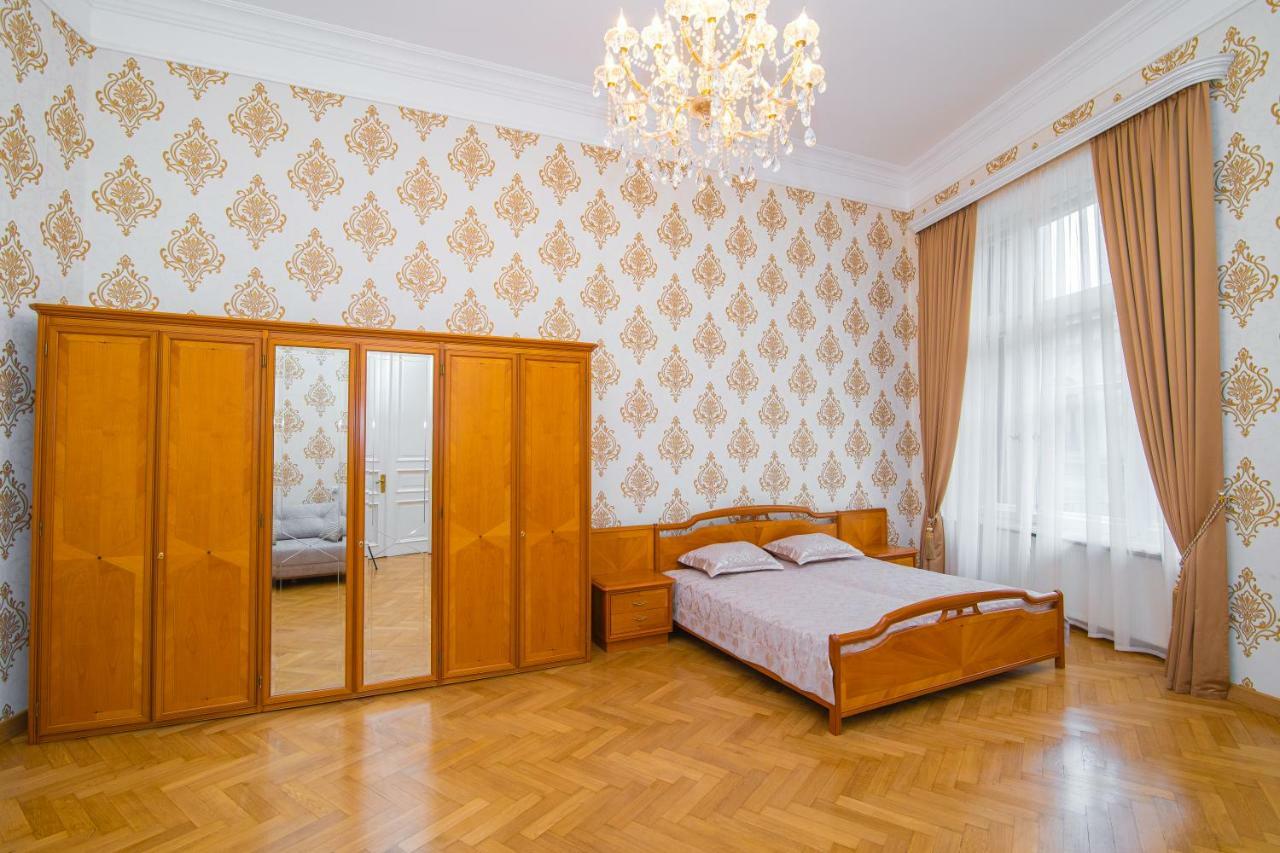 Solo Apartment In City Center Tbilisi Buitenkant foto
